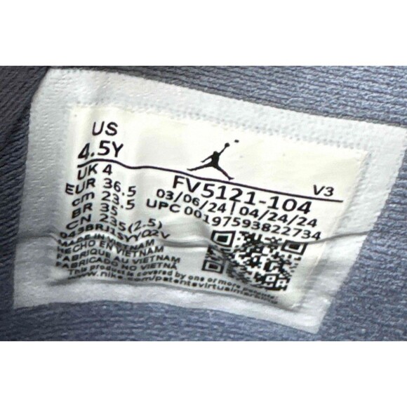 Nike Air Jordan 11 Retro Low Diffused Blue Size 4.5 Youth (Size 6 Women's) - Picture 6 of 7